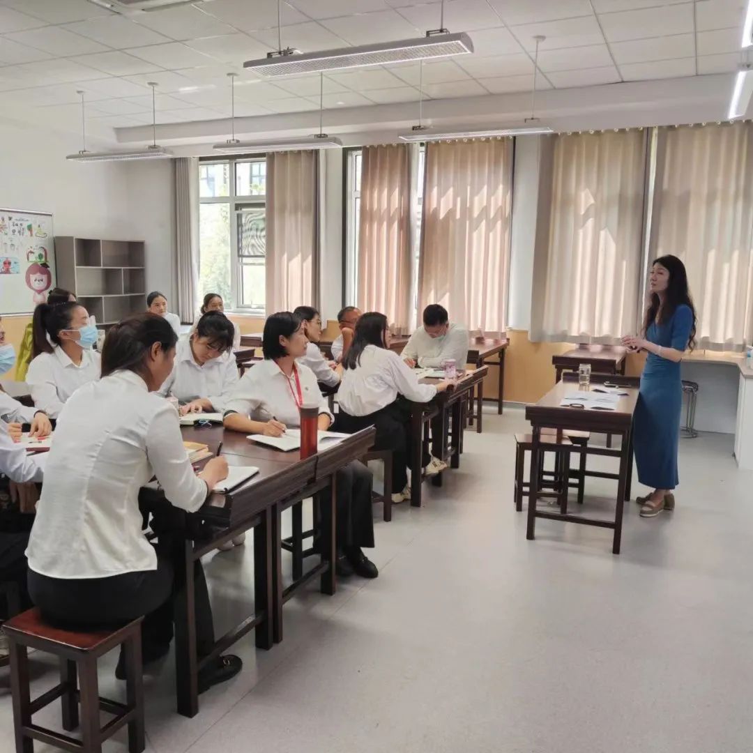 山师大郓城照昕实验学校小学部开展小组合作展示课活动，构建高效课堂