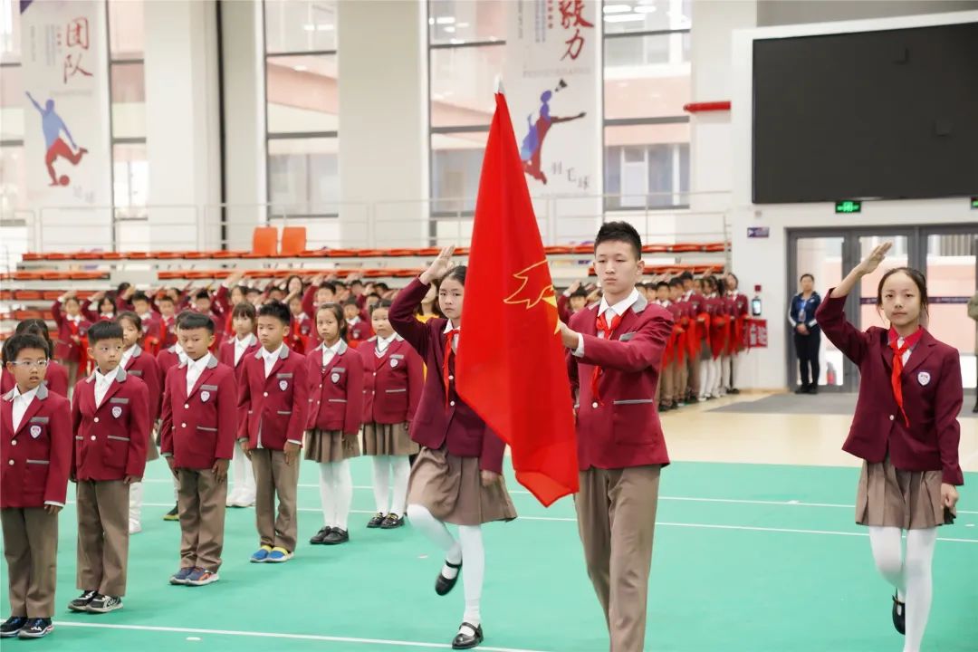 济南市安生学校小学部举行建队节庆祝活动暨新生入队仪式