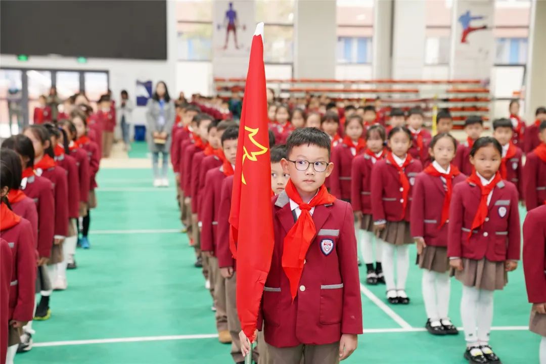 济南市安生学校小学部举行建队节庆祝活动暨新生入队仪式