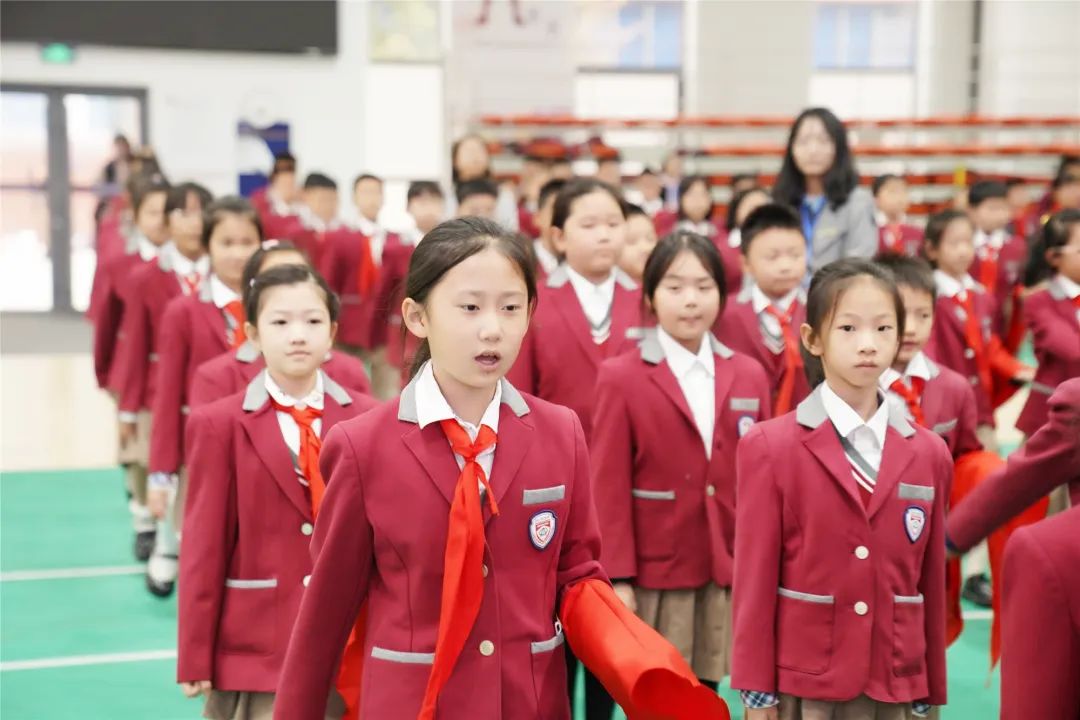 济南市安生学校小学部举行建队节庆祝活动暨新生入队仪式