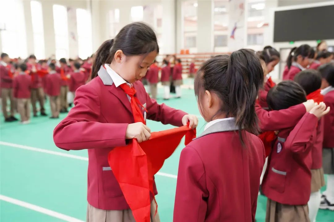 济南市安生学校小学部举行建队节庆祝活动暨新生入队仪式