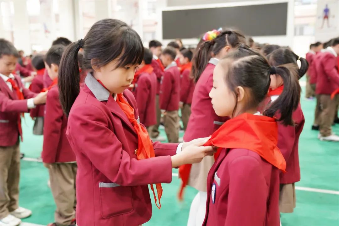 济南市安生学校小学部举行建队节庆祝活动暨新生入队仪式