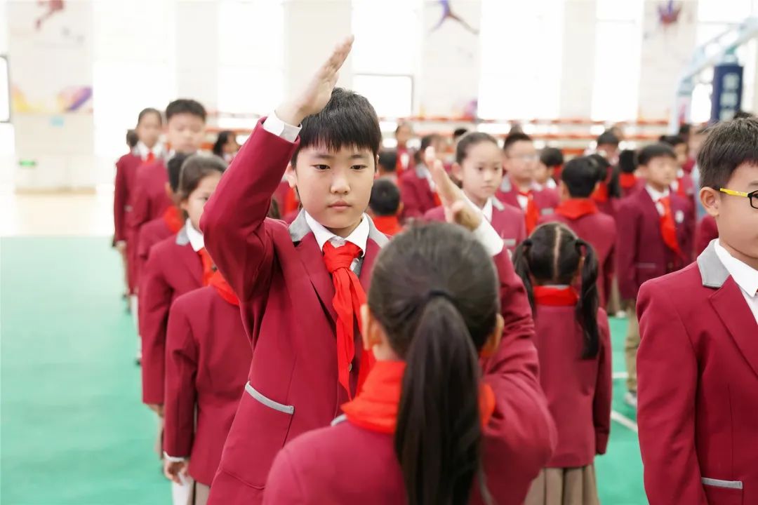 济南市安生学校小学部举行建队节庆祝活动暨新生入队仪式