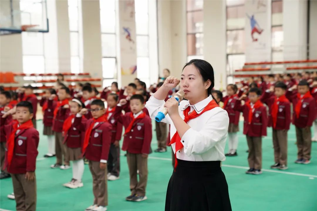 济南市安生学校小学部举行建队节庆祝活动暨新生入队仪式