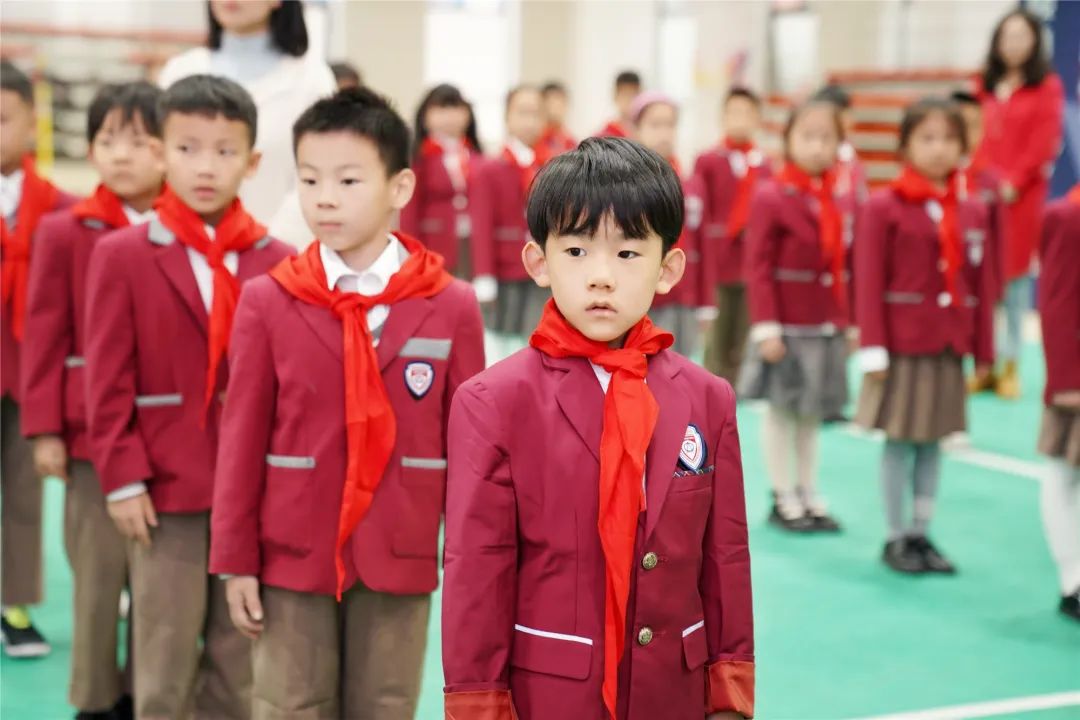 济南市安生学校小学部举行建队节庆祝活动暨新生入队仪式