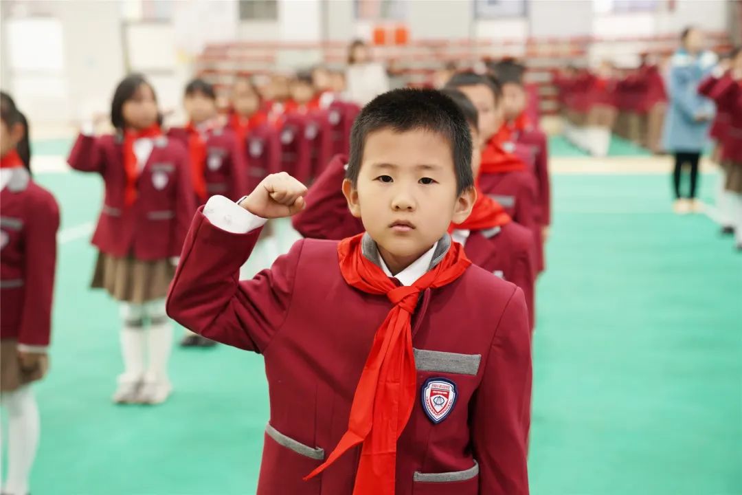 济南市安生学校小学部举行建队节庆祝活动暨新生入队仪式