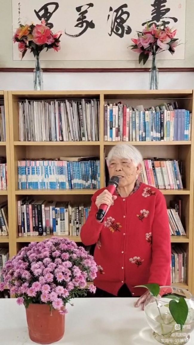 85岁闫阿姨的诗与画——青岛城阳区社会福利中心养老小故事