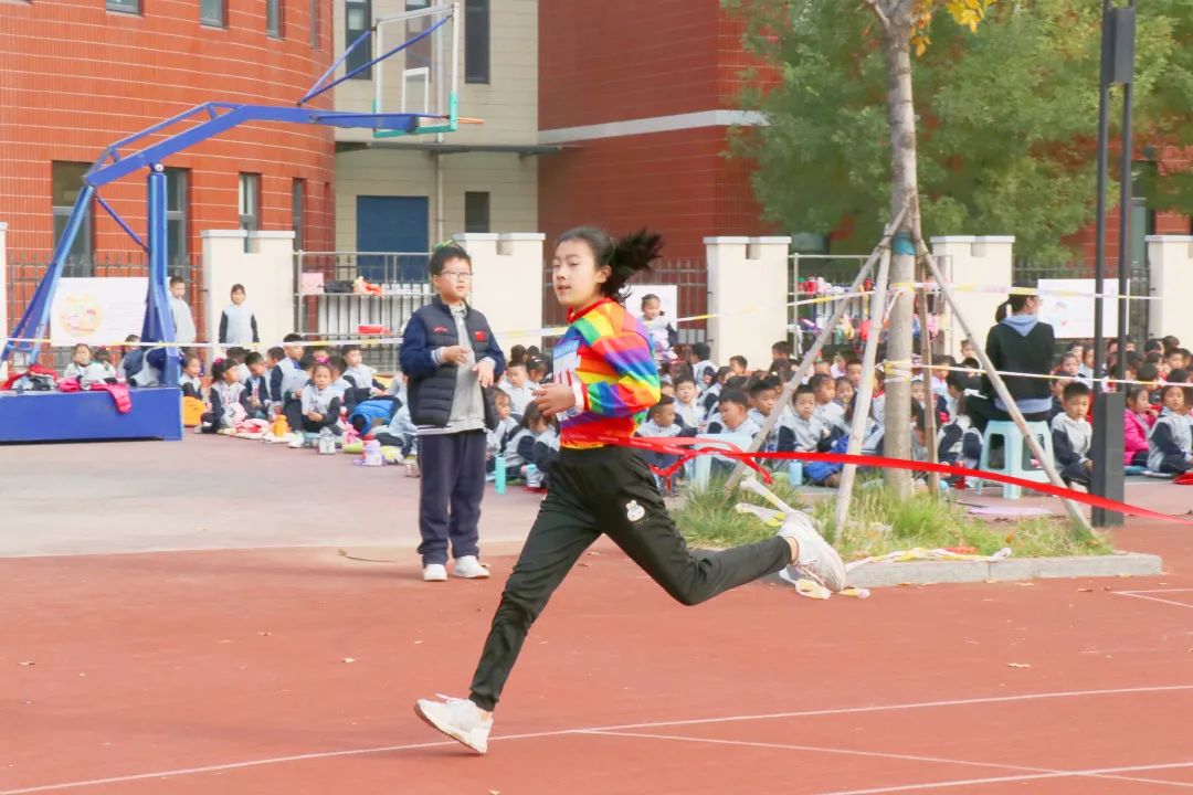 济南高新区汉峪小学首届田径运动会暨2022年秋季体育节圆满闭幕