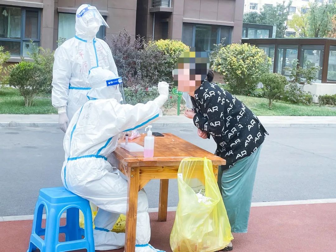 疫情之下，闭店的莎蔓莉莎人都在做这件事