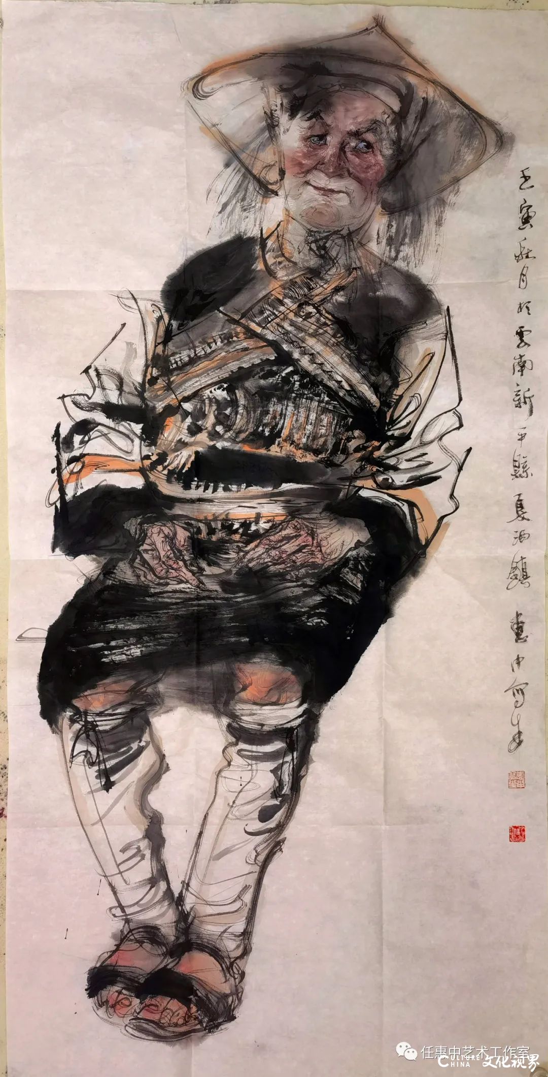 著名画家任惠中写生云南戛洒傣族人物，尽展民族特色风情