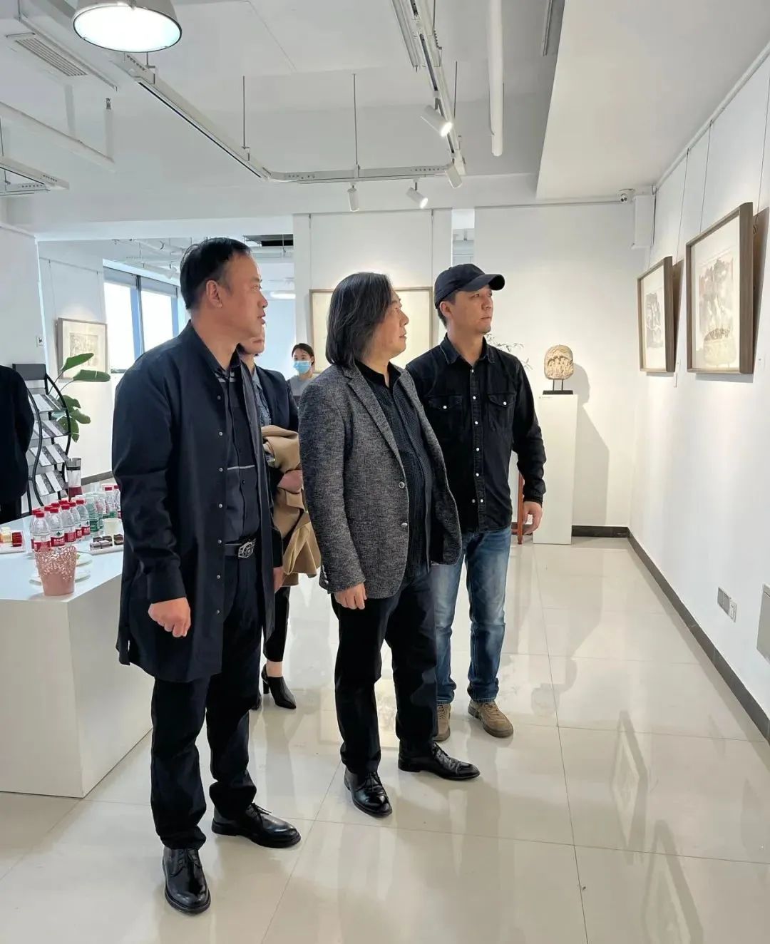 “望云烟——刘晨光水墨展”在滨州现在艺术沙龙开展