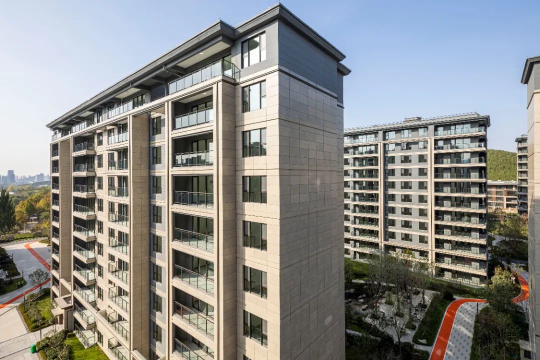 济南绿地·御山台首批洋房组团即将交付,山居实景大片震撼来袭