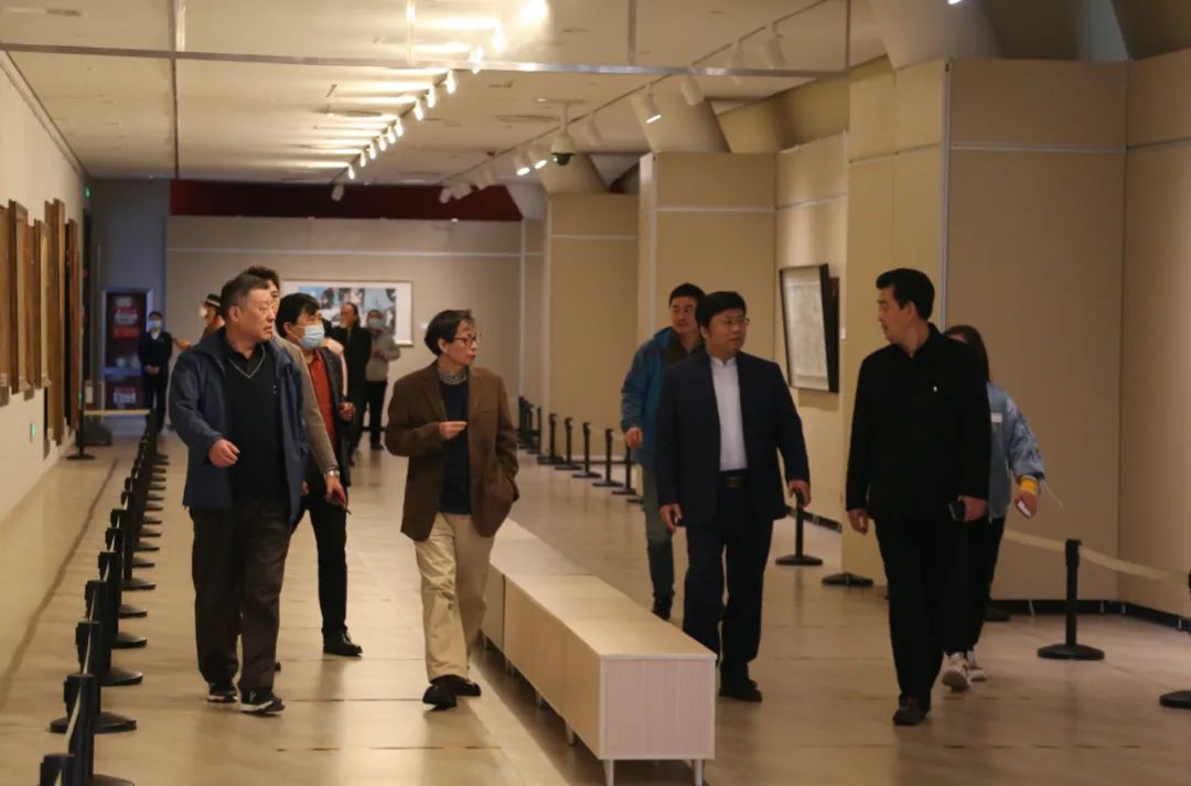 践行使命担当，推进学术建设一一“第八届全国画院美术作品展览”专家组来济调研督导工作