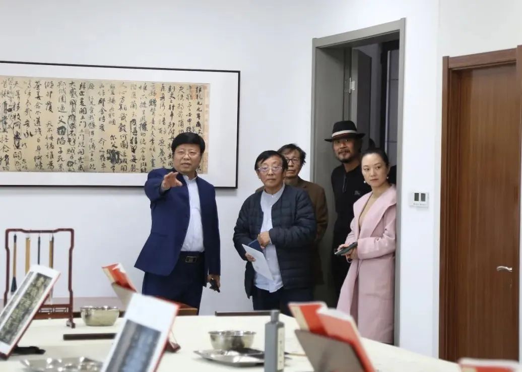 践行使命担当，推进学术建设一一“第八届全国画院美术作品展览”专家组来济调研督导工作