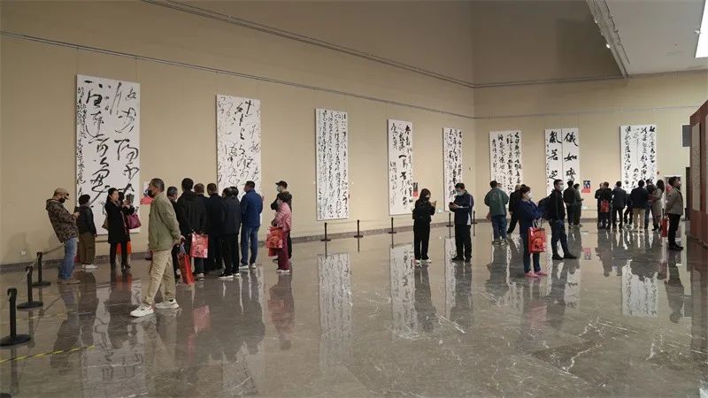 “东瞻岱岳——行草十家展”在济南市美术馆开幕