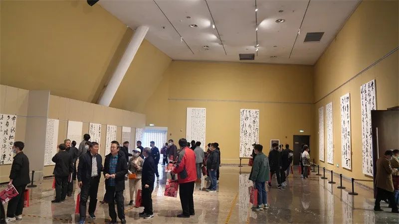 “东瞻岱岳——行草十家展”在济南市美术馆开幕