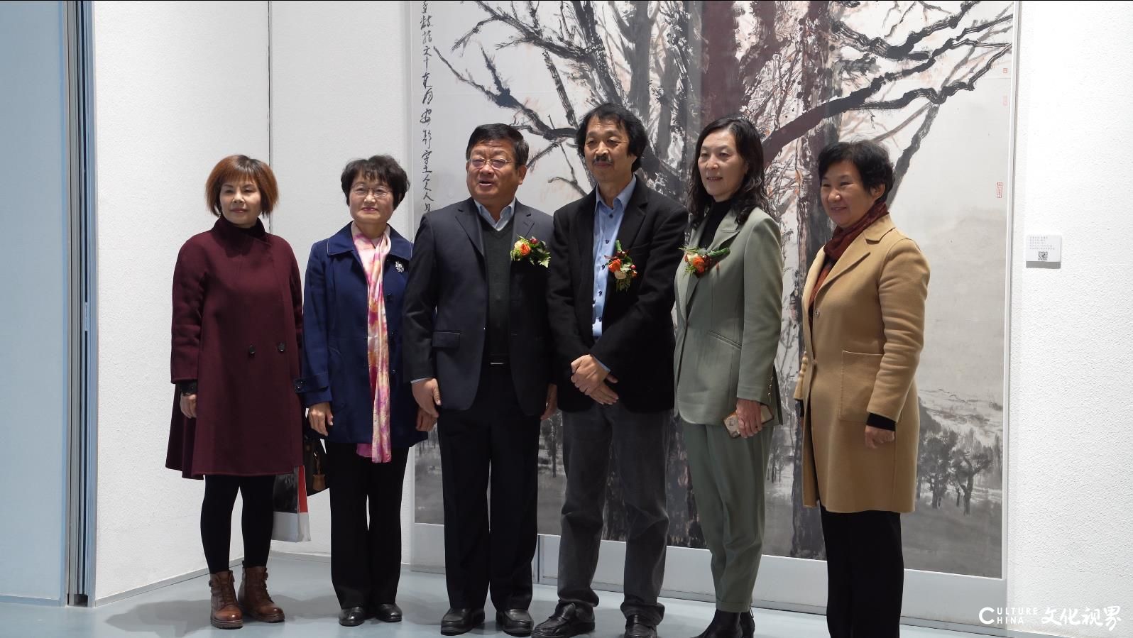 “日月前行——吴建军水墨作品展”今日上午在山东画院美术馆开幕