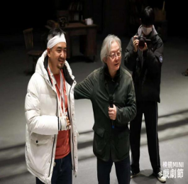 北京电影学院老师马晓灿表演指导的话剧《怀疑》在北京棱镜戏剧节上赢得好评