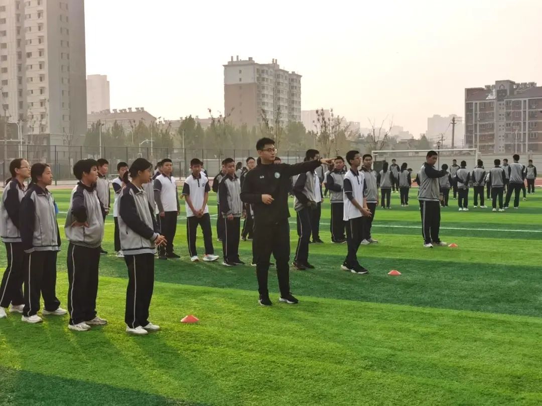 济南历城区鲍山片区青年教师公开课在万象新天学校举行