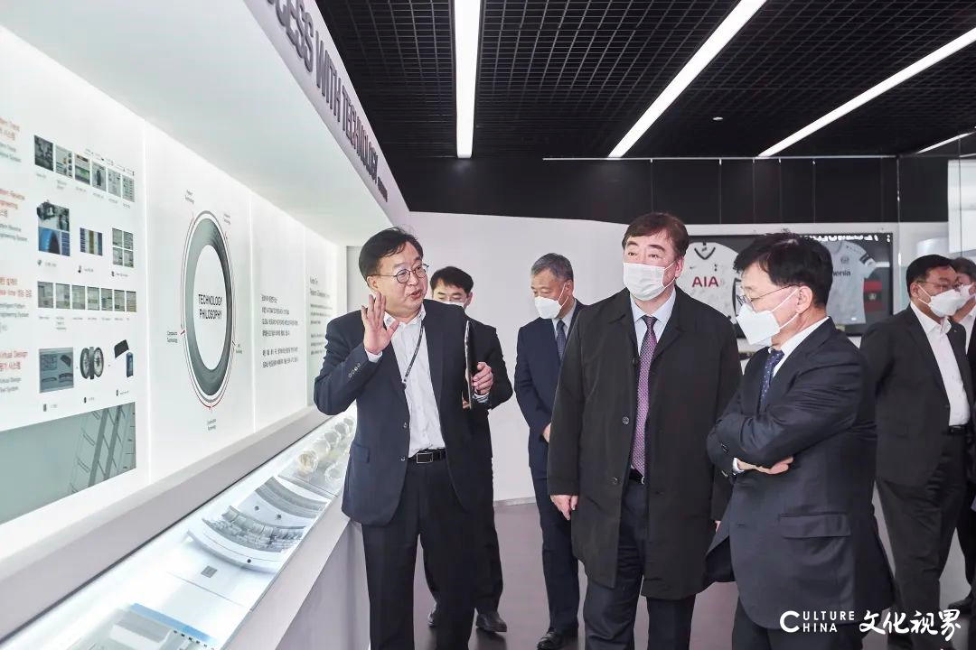 中国驻韩国大使邢海明参访锦湖轮胎龙仁中央研究所