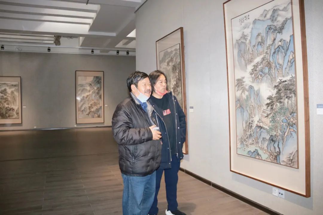 丹青映江山 奋进新征程，“信彼南山——石峰中国山水画作品展”在湖南省画院美术馆开展