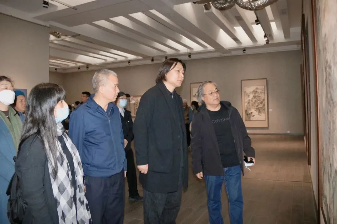 丹青映江山 奋进新征程，“信彼南山——石峰中国山水画作品展”在湖南省画院美术馆开展