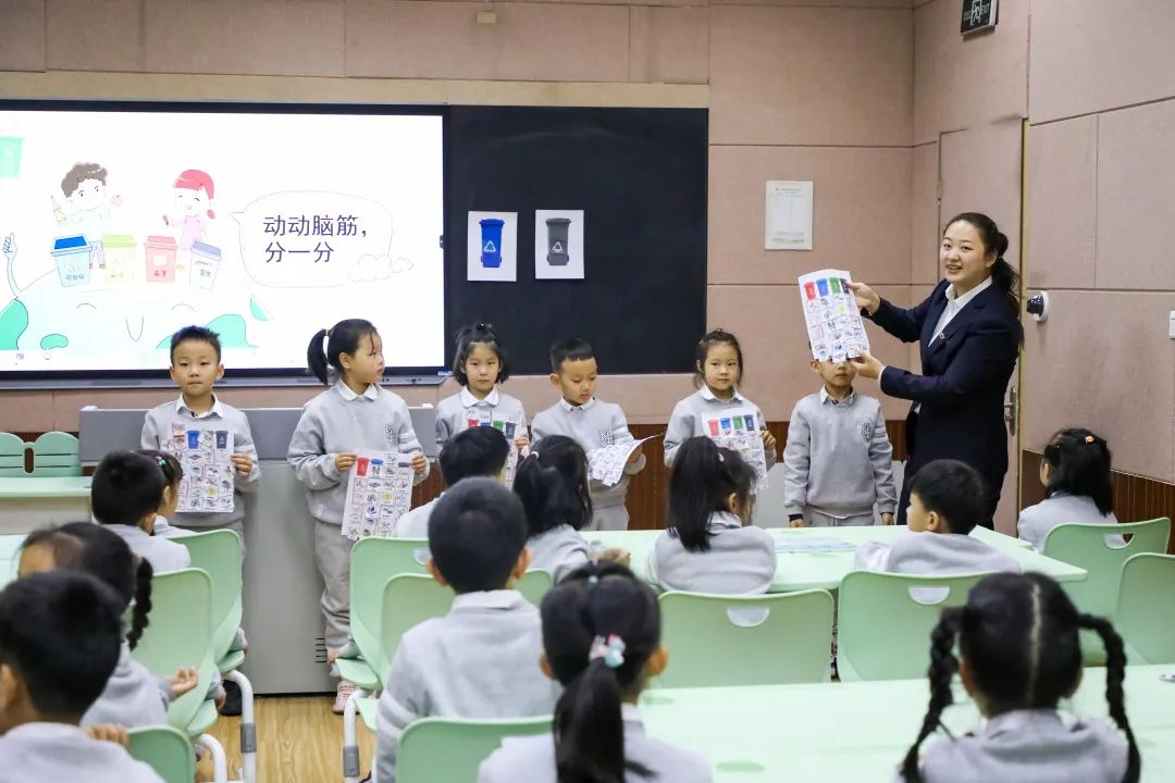 做寿司、钉纽扣、投垃圾——济南开元外国语小学开展劳动课程展示活动