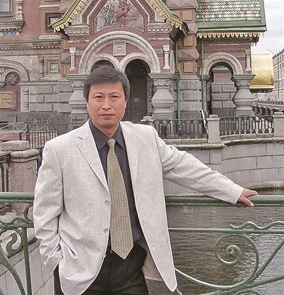 “水彩世界的闯入者”——著名画家王绍波用水彩唤醒青岛城市诗意