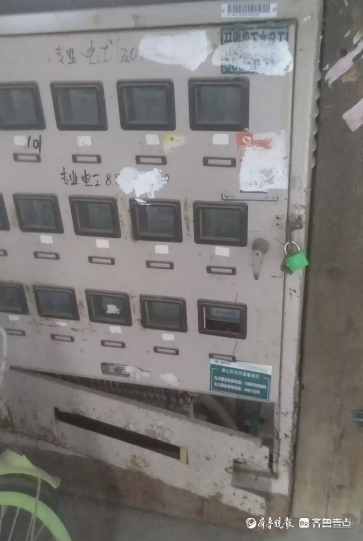 天天3·15丨电表箱“裸奔”，市民质疑青岛供电部门管理存隐患