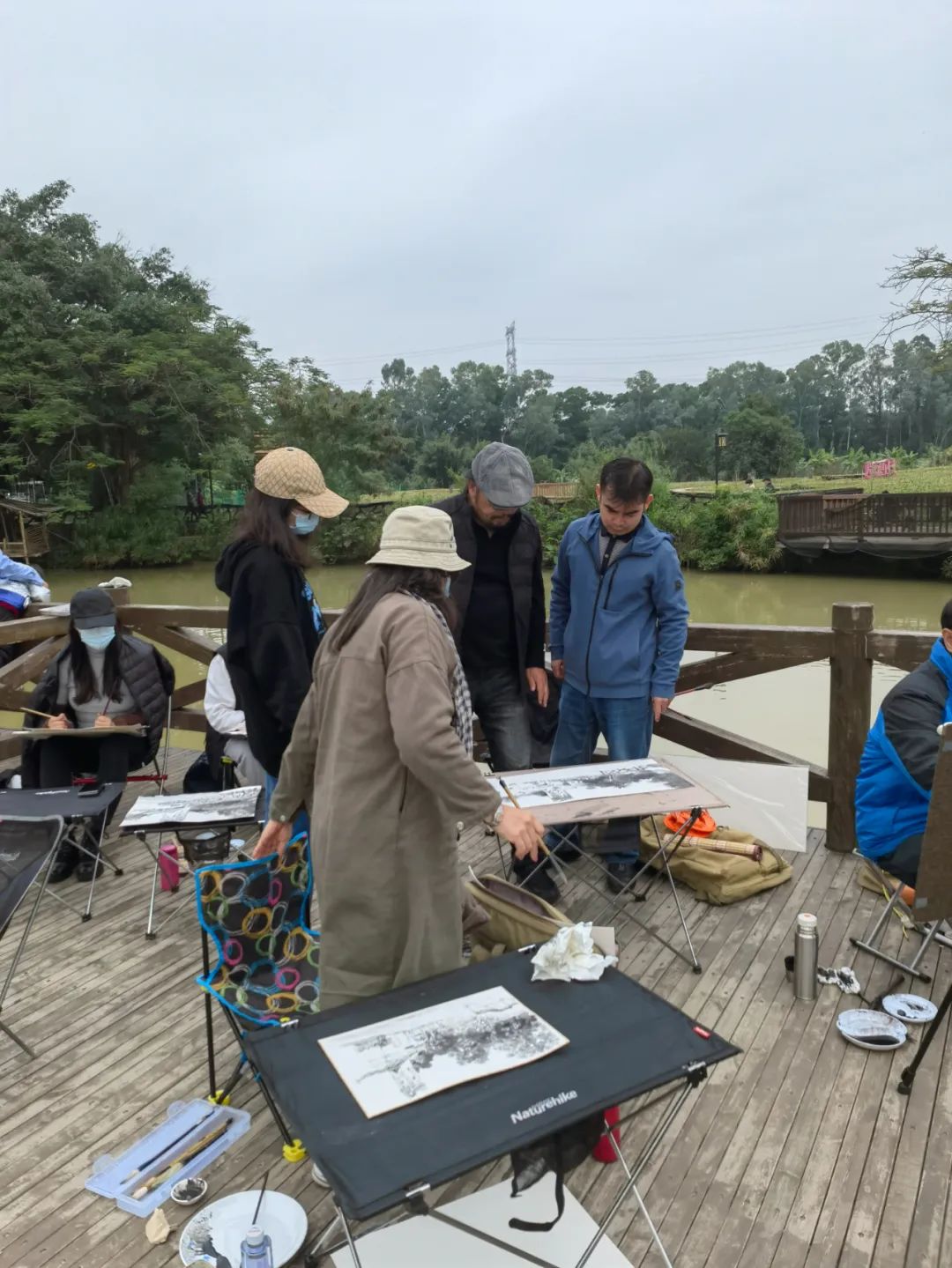 描绘百年古村落一一著名画家邹明新水墨研修班写生深圳观澜版画基地