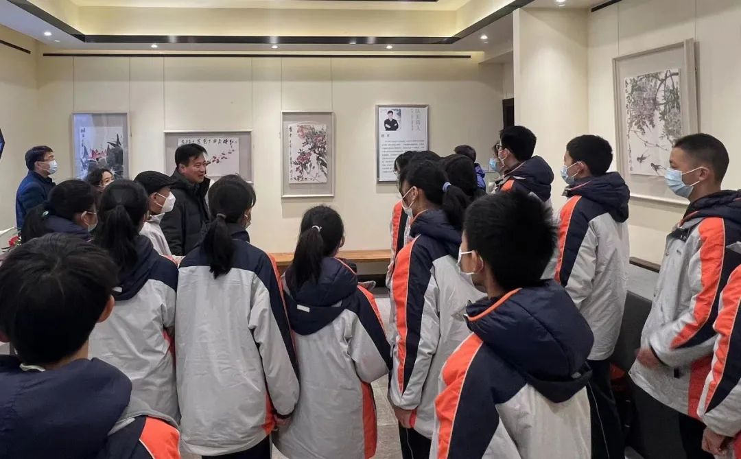 “以美育人——清雅·翟优＆樊蕾中国画作品展”在南京外国语学校圆满举行