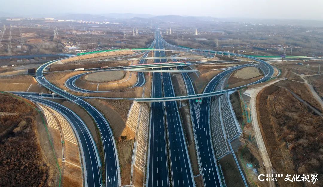 山东高速集团投资建设，济南至潍坊高速公路长深高速至潍日高速段顺利通过交工验收
