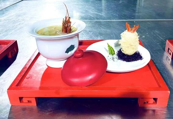 莱西市职业教育中心学校副校长麻博在山东省“技能兴鲁”烹饪大赛中夺得第一名