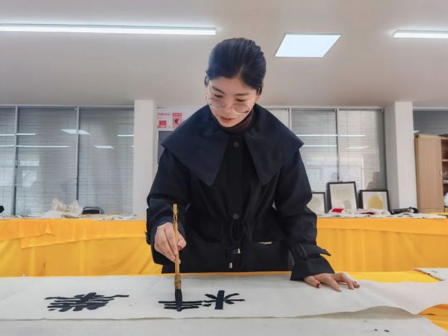 纪念毛泽东诞辰129周年，济南市“而今迈步从头越”毛泽东诗词书法网络展线上开展