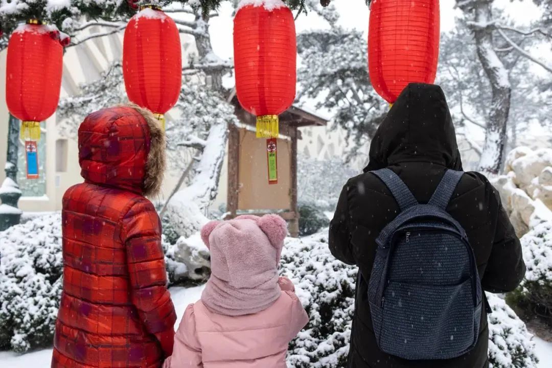 逛花灯、赏烟花，快来欧乐堡一起共赴团圆之旅