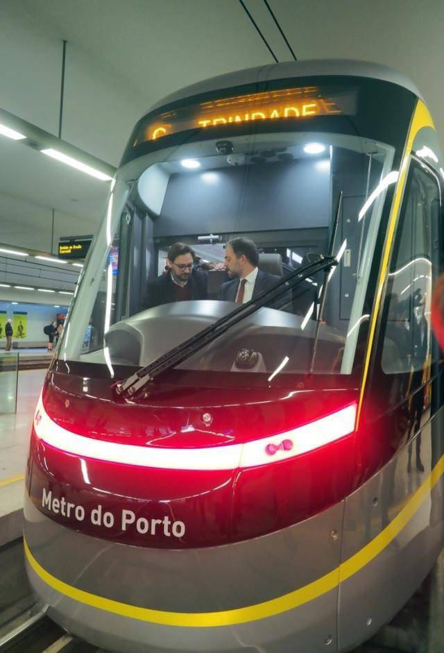 首次出口欧盟，18辆中国地铁列车交付葡萄牙