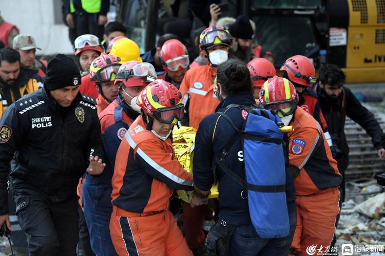 中国救援队累计向土耳其派出206人次救援人员，已营救6名被困者