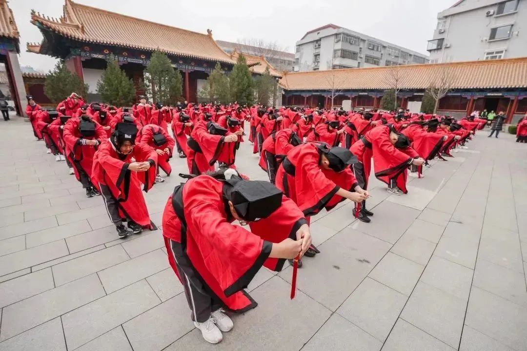 济南市安生学校初中部组织“刻录成长礼仪、传承传统文化”研学活动