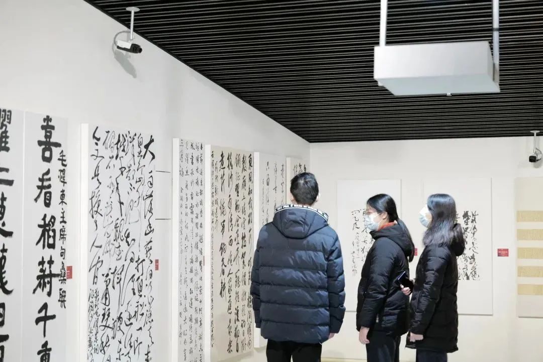 第十三届中国艺术节全国优秀美术、书法篆刻、摄影作品展览学术论坛在沪举办