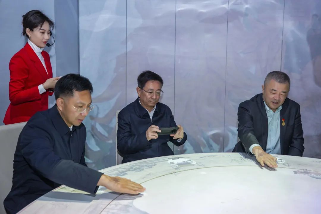 山东省委常委、宣传部部长白玉刚到新之航传媒科技集团调研