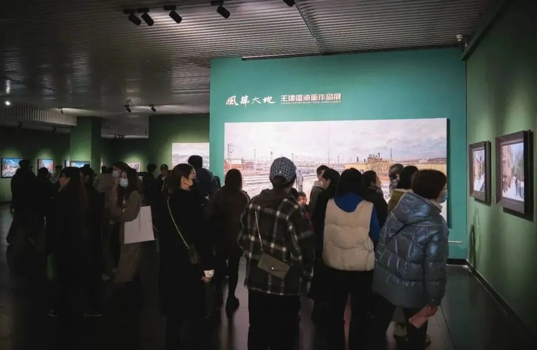 生态文明+工业时代，“风拂大地——王建国油画作品展”在长沙开幕