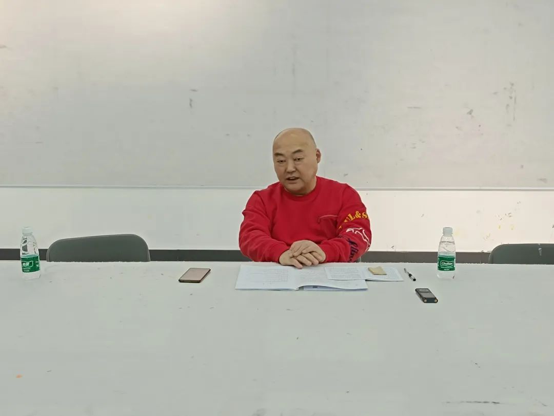 全国政协委员洪厚甜在中国国家画院传达两会精神