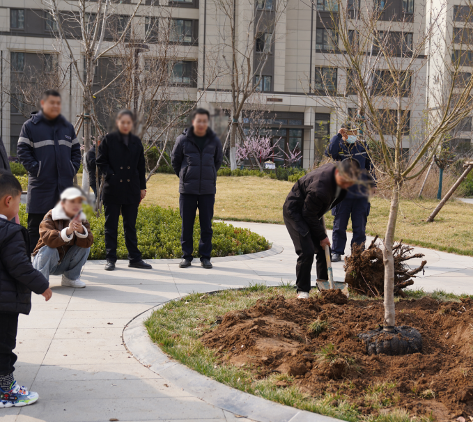 济南华侨城公益亲子植树活动圆满举行