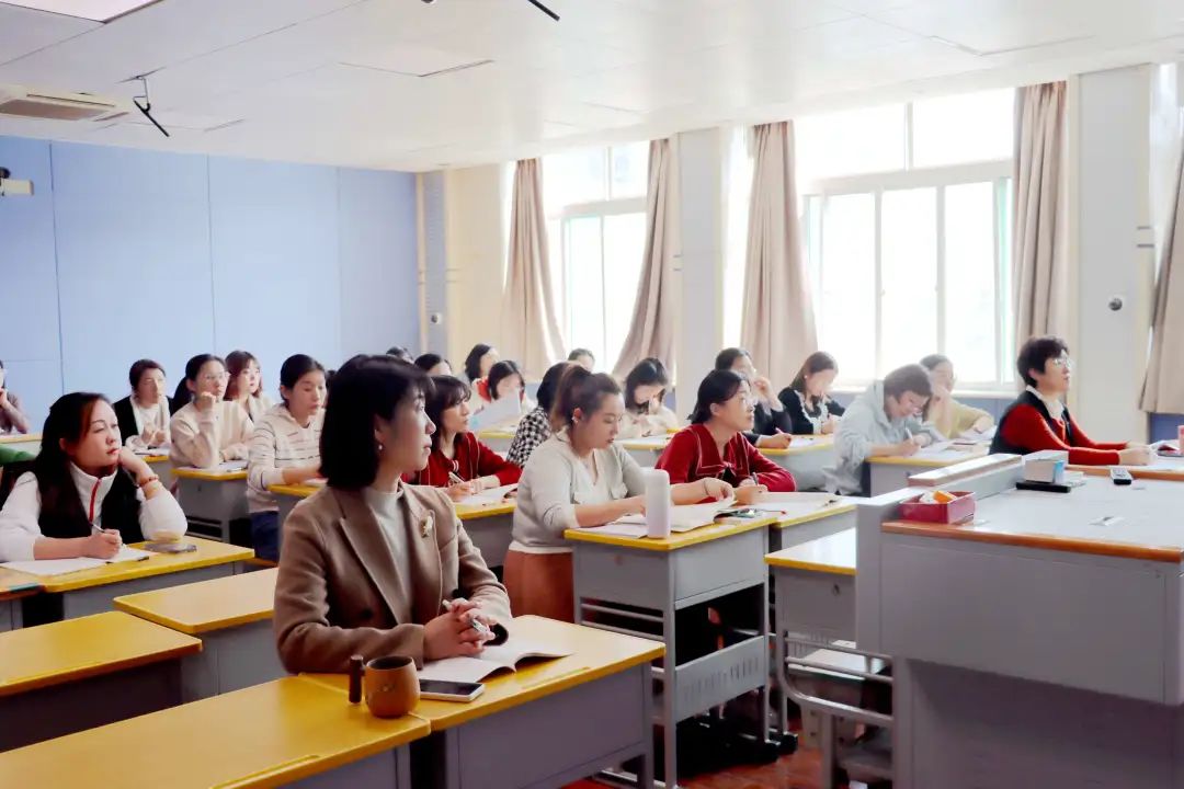 私立济南齐鲁学校进行语文大组教研活动，同建“素养新课堂”