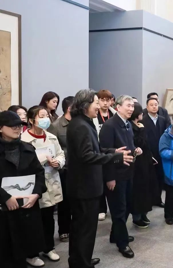 “魅力红谷——两代琢墨•丁杰／丁鼎父女中国画展”在南昌隆重开幕