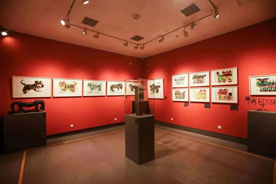“韩美林生肖艺术展”第五站在青岛市美术馆开幕