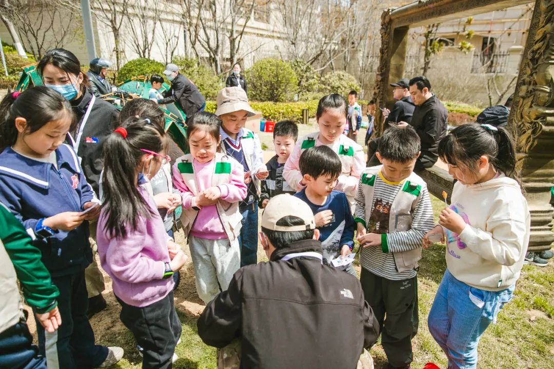 研学春游两相宜，青岛崂山育才学子走进波尔多·玺园