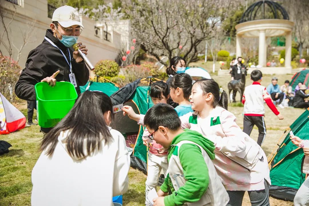 研学春游两相宜，青岛崂山育才学子走进波尔多·玺园