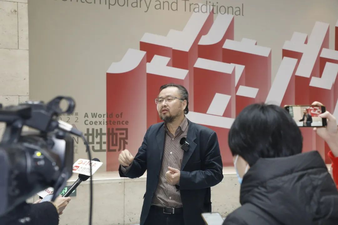 名家话展 | 中国美术馆副馆长张晴：2022济南国际双年展最突出的成果就是培育了青年观众