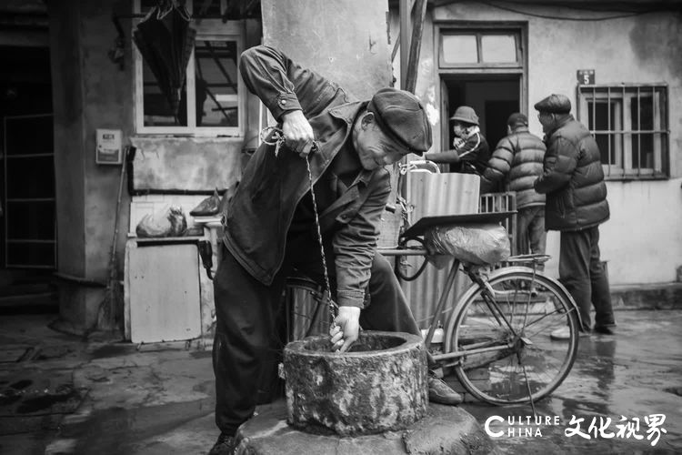 “上海杨浦·最后的老弄堂——吴建斌摄影原作展”4月23日将在济南开幕